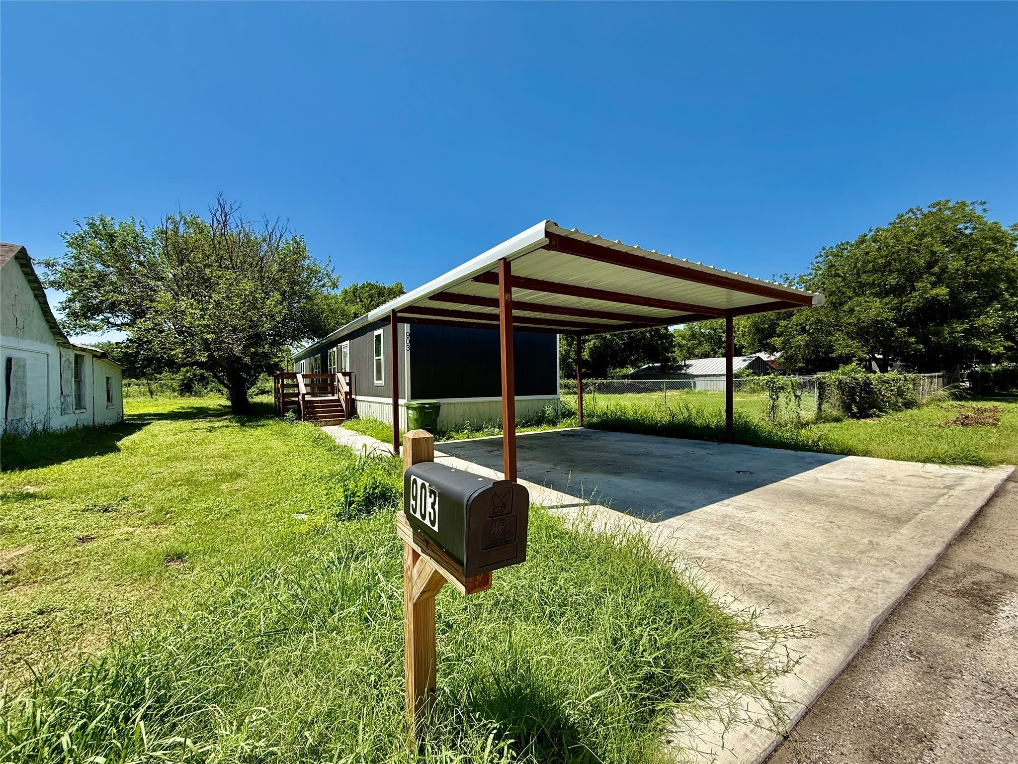 903 Sw 24Th Street – photo 2