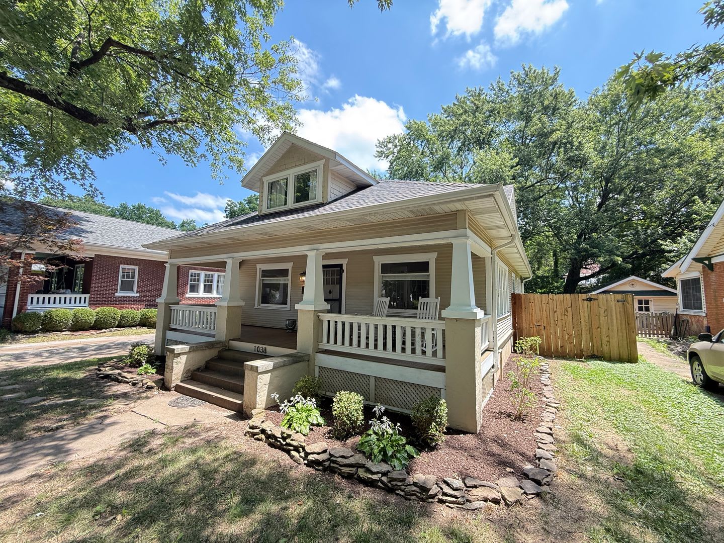 3 Bed 1 Bath in Rountree – photo 2