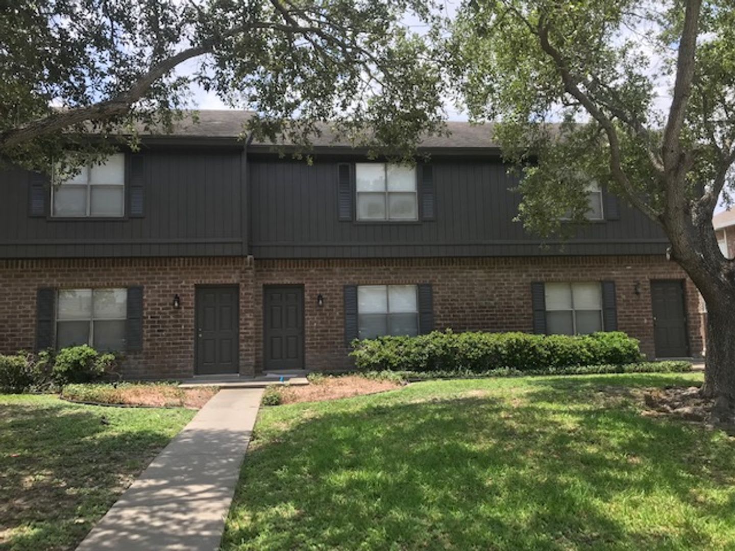 Ridgeway Townhomes on Burnham Drive – photo 1