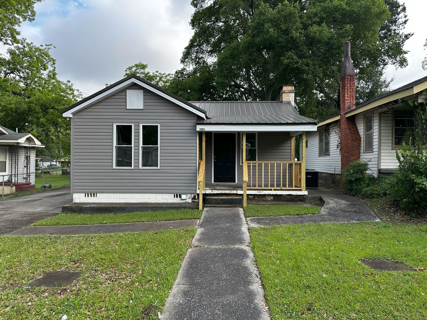 For Rent Beautifully Renovated 2 Bed 1 Bath Home Modern Upgrades Throughout – photo 1