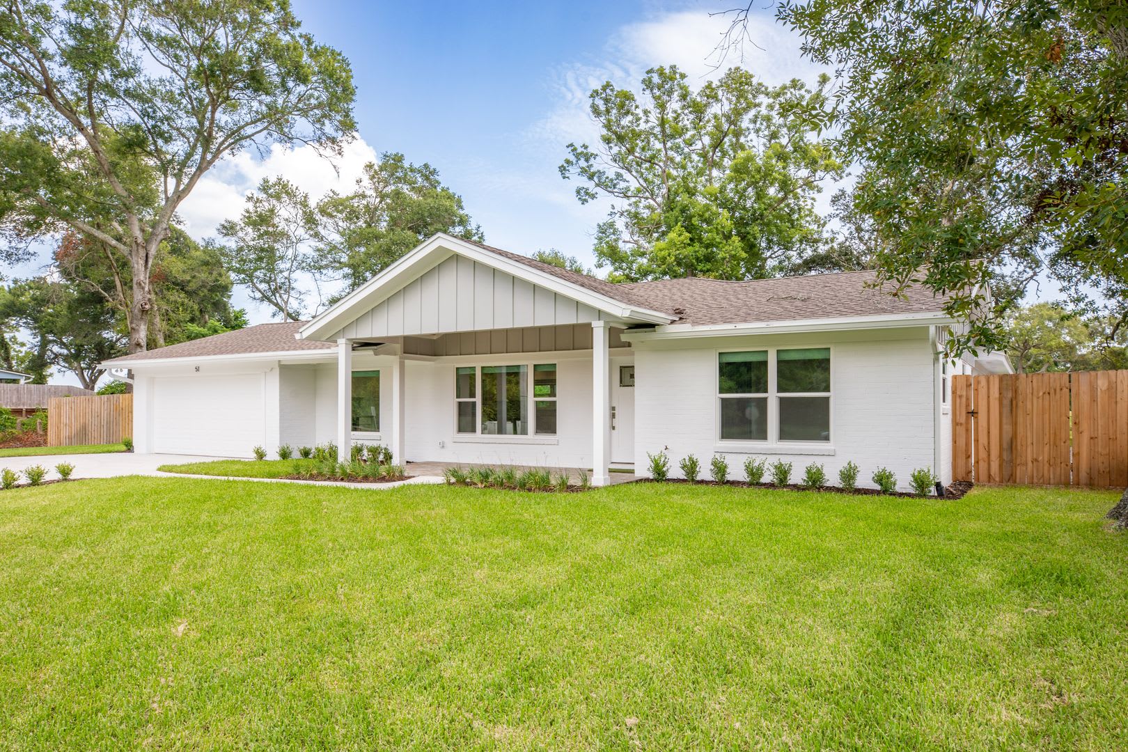Beautifully Renovated Home Backing Up To Golf Course in Jax Beach – photo 3