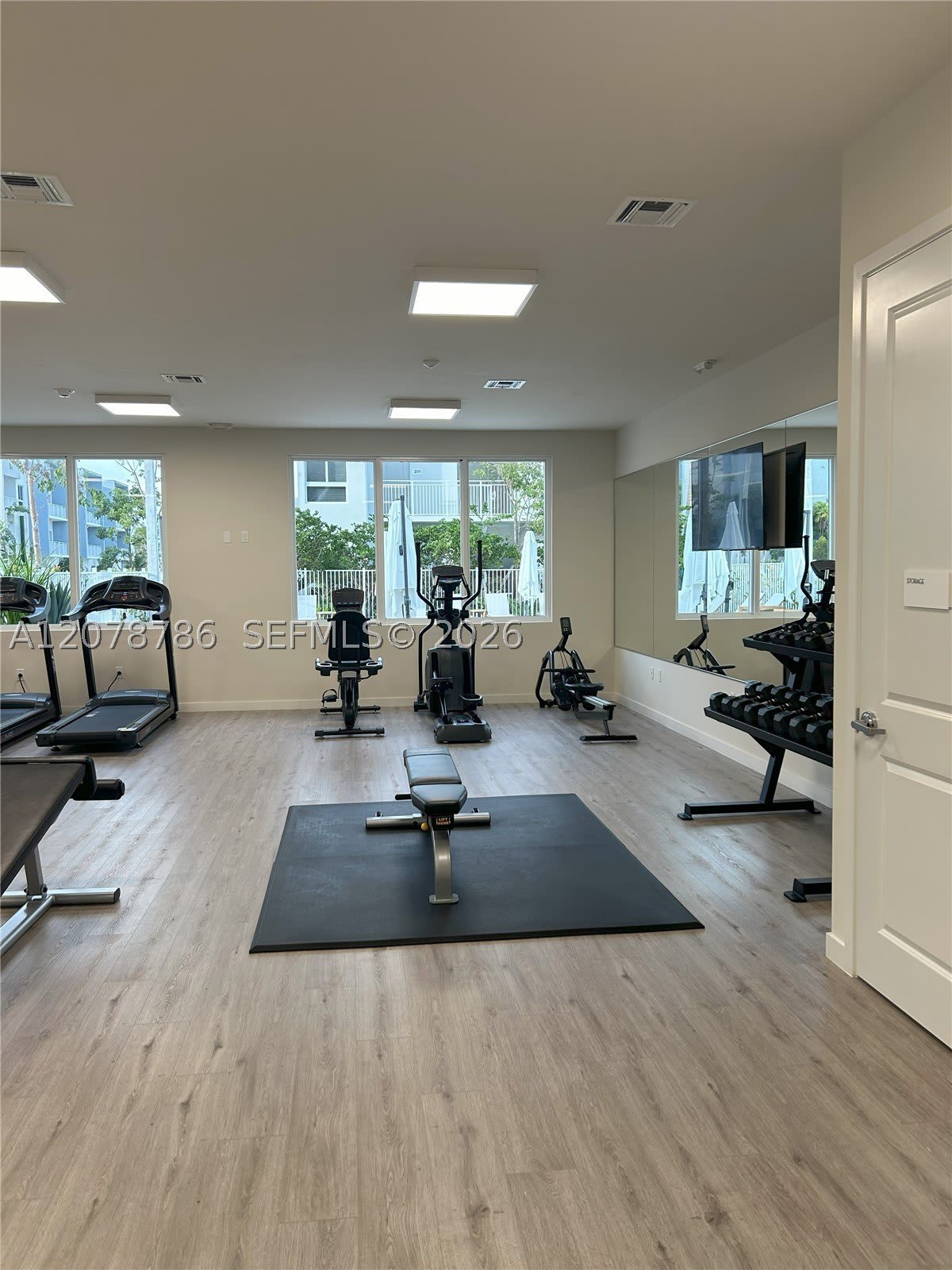 610 NE 2nd St – photo 4