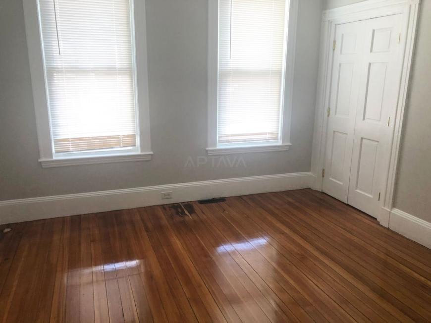12 Lincoln Ave. – photo 3