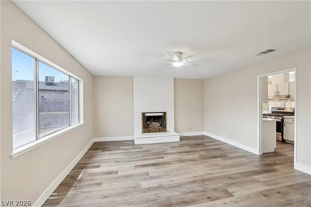 204 Breeze Street – photo 4