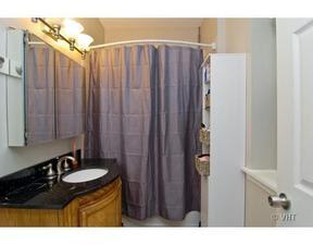 MUST SEE! BEAUTIFUL, 2 BED/2 BATH3rd FL LAUNDRY, GATED PARKING, FIREPLACE, LOCATED E. GARFIELD PARK! – photo 5