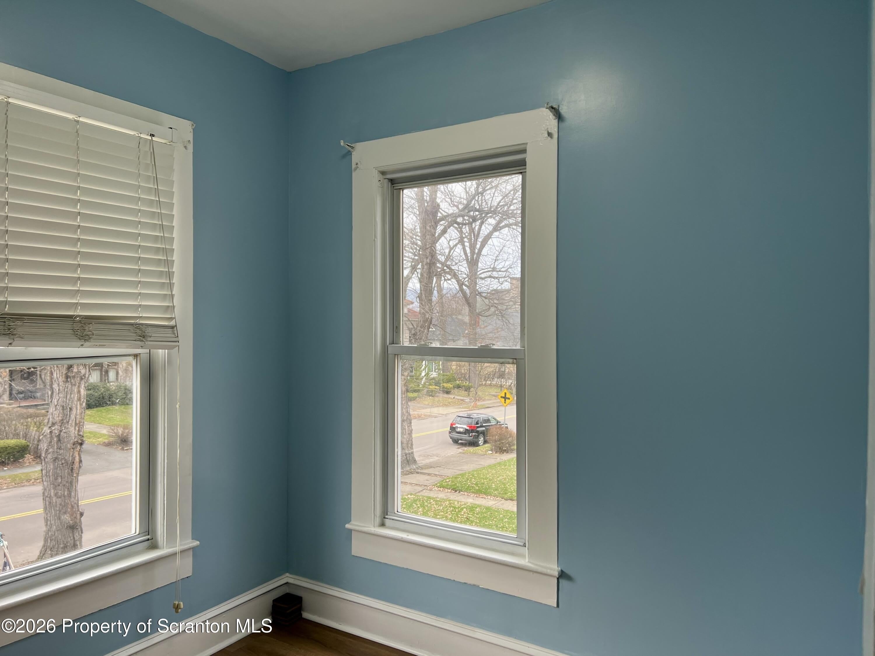 1528 Wyoming Avenue – photo 3