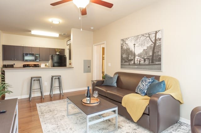 Independence Place West Fayetteville Apartments – photo 2