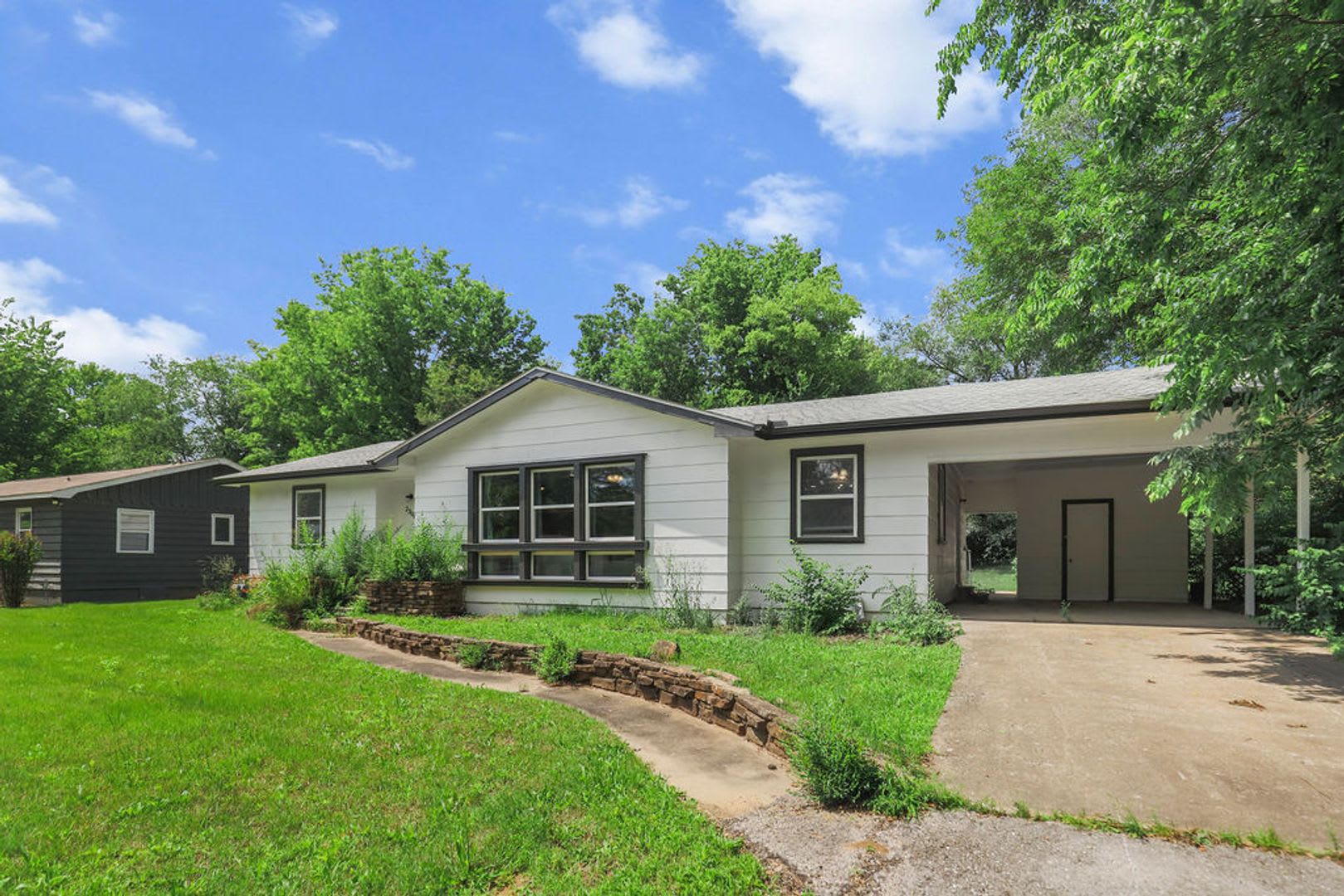 Fully Renovated Home in Fayetteville – photo 2