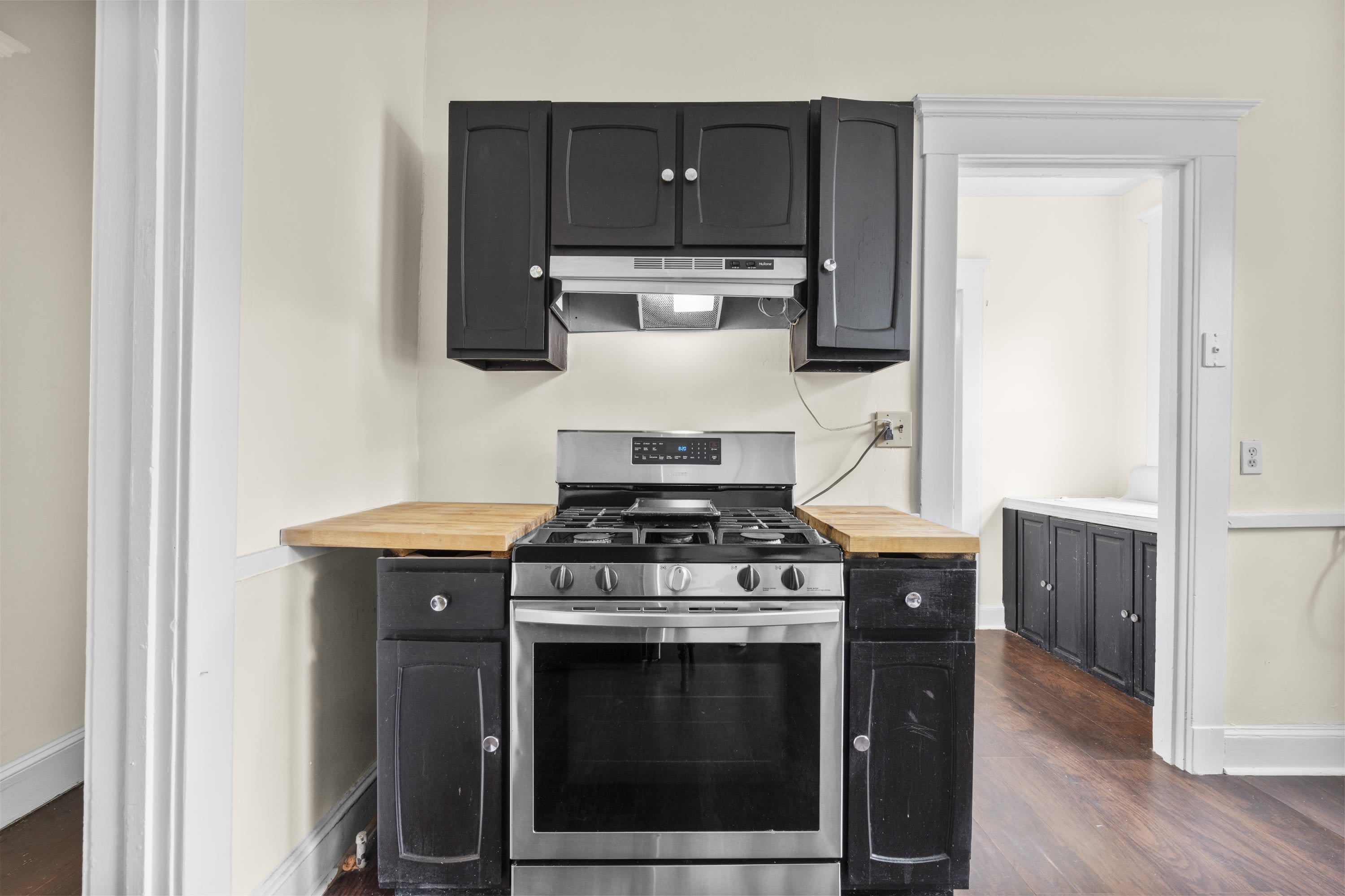 144 Gilbert Avenue, Unit 2 – photo 2