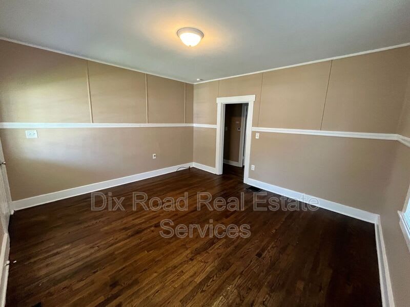 2108 Arlington Avenue – photo 4