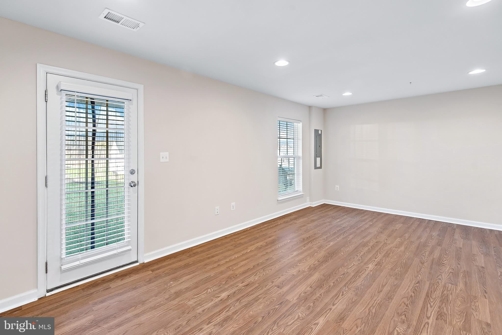 1549 Wilmer Park Lane – photo 5