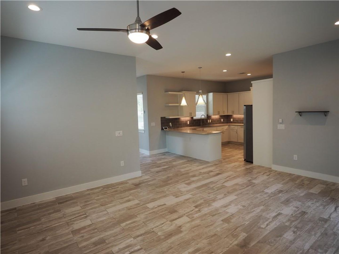 Modern 2 Bed 2 5 Bath Central Austin Home – photo 2