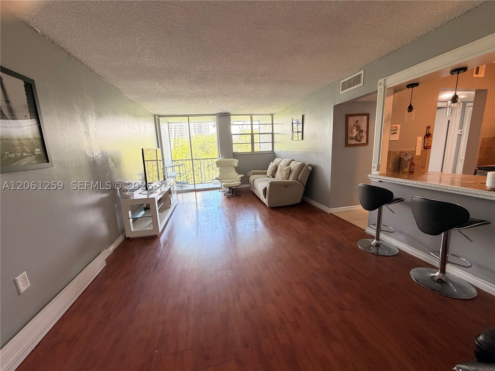 16518 NE 26th Ave – photo 1
