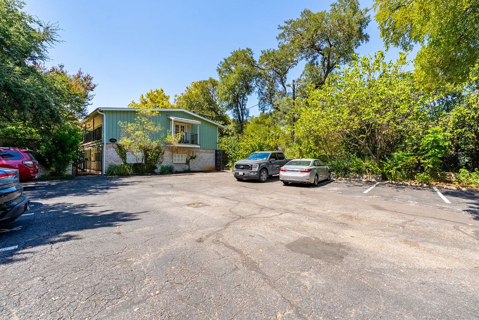 Beautiful 2 bedroom, 2 bathroom unit in West Austin!!! – photo 2