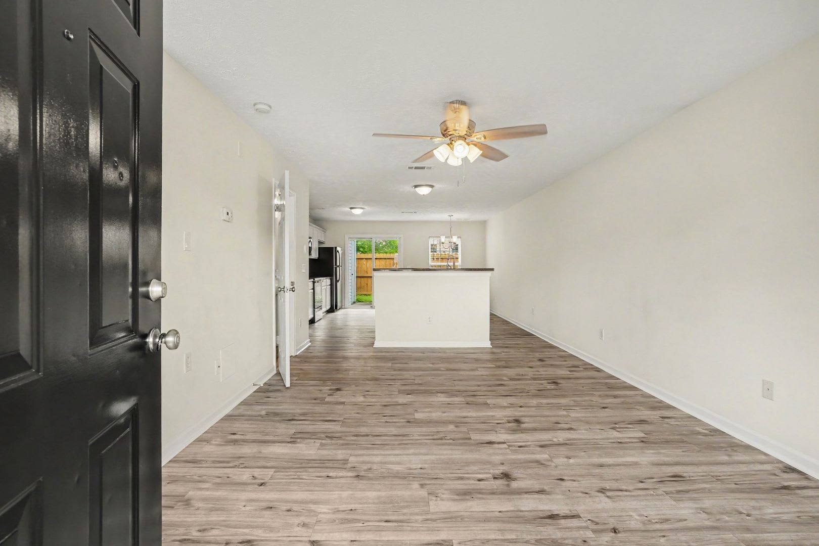 Great 2 Bedroom 2 1/2 Bath Townhouse in Smyrna! – photo 3
