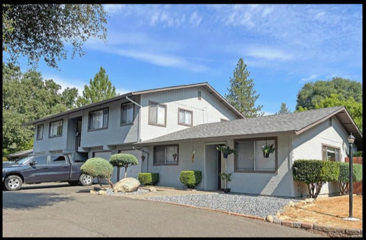 2660 Woodridge Court – photo 3