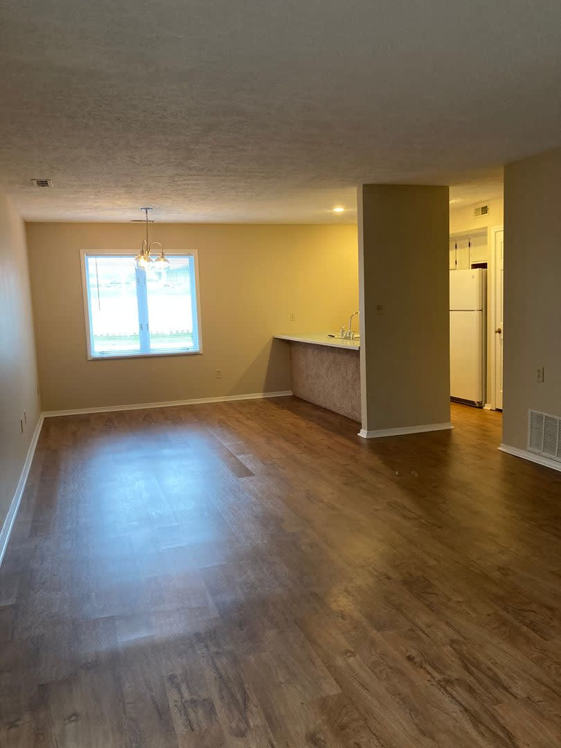 3 bedroom, 2.5 bath Condo: Gentry Quarters Complex – photo 2
