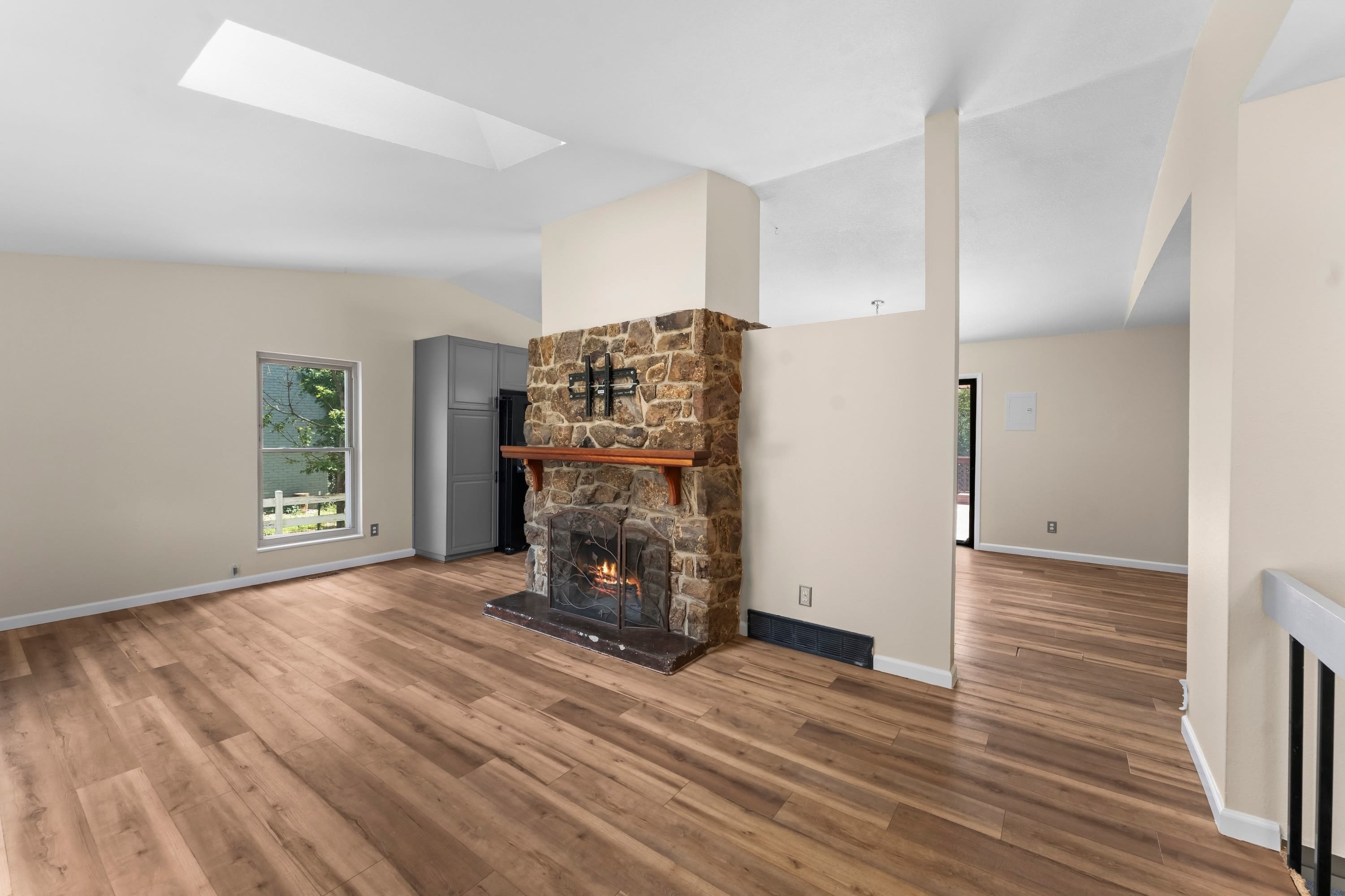3819 Midsummer Lane South – photo 3