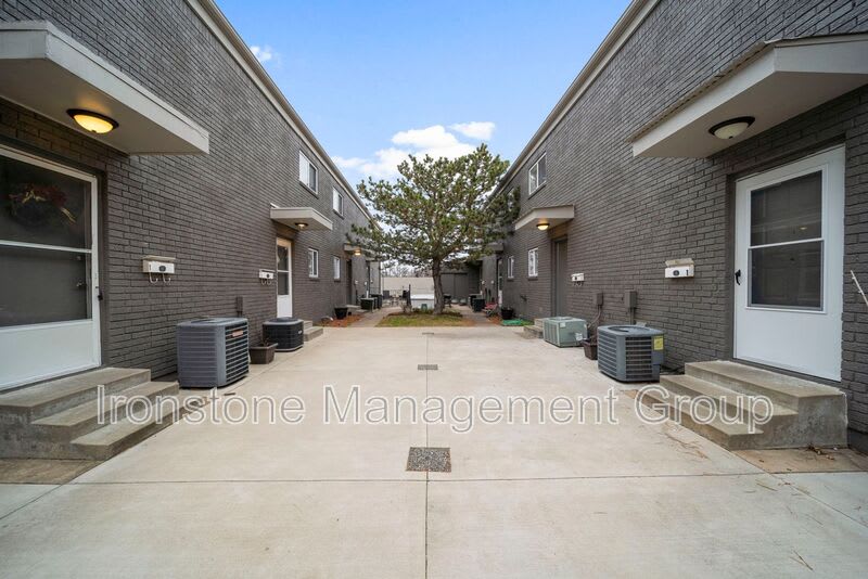 3636 S Indianapolis Ave – photo 1