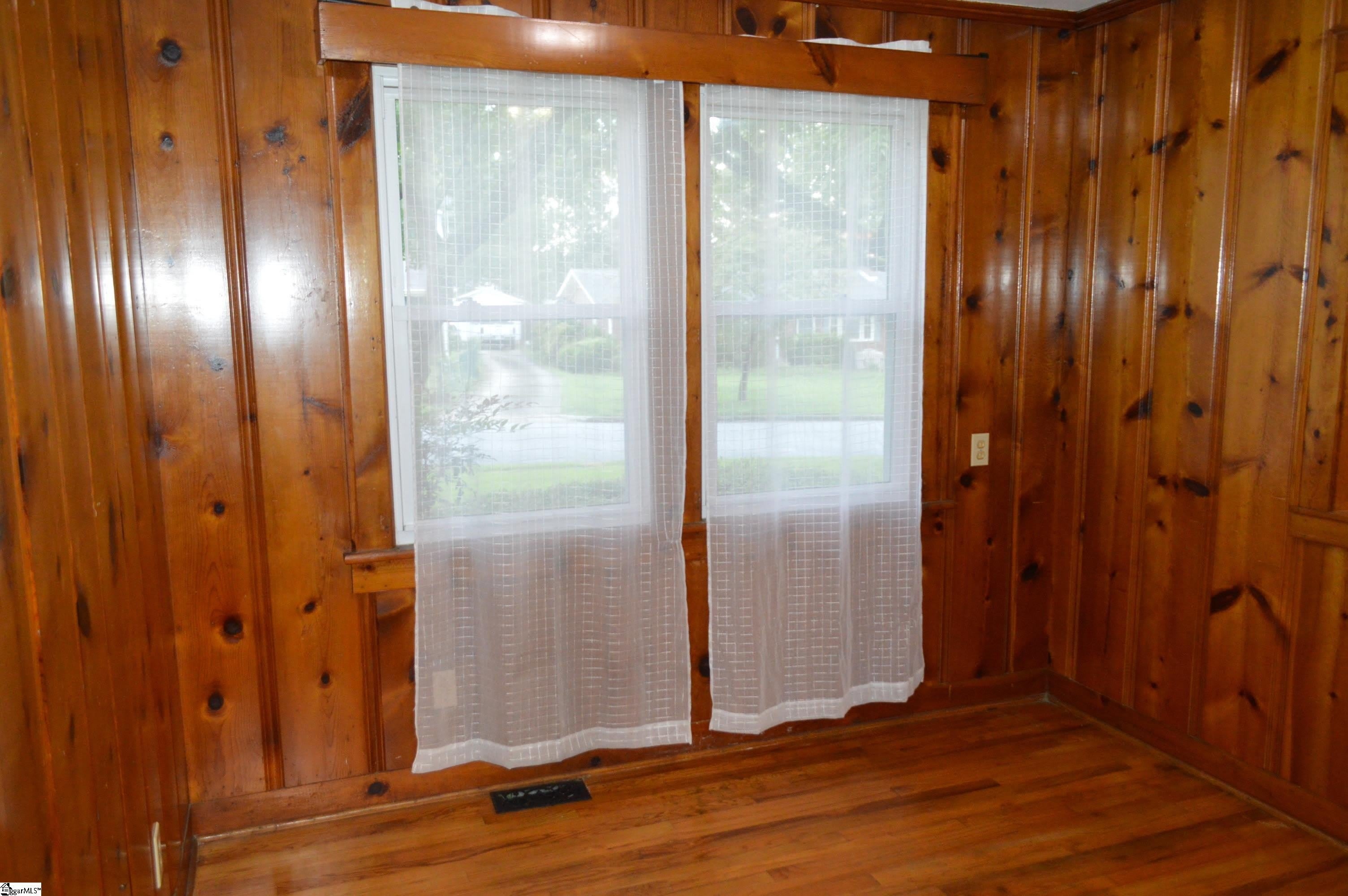 104 S Howell Street – photo 5