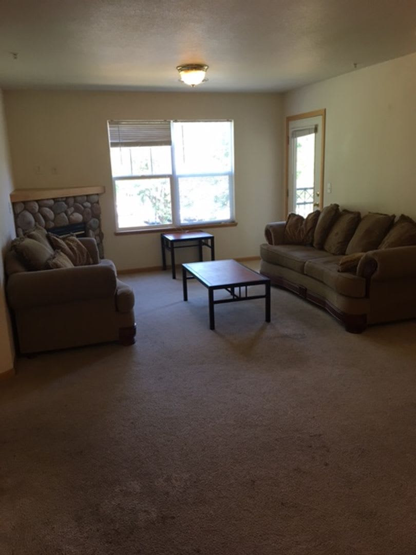 Fresh Updates + $500 Off First Month – Prime CSU Location! – photo 4