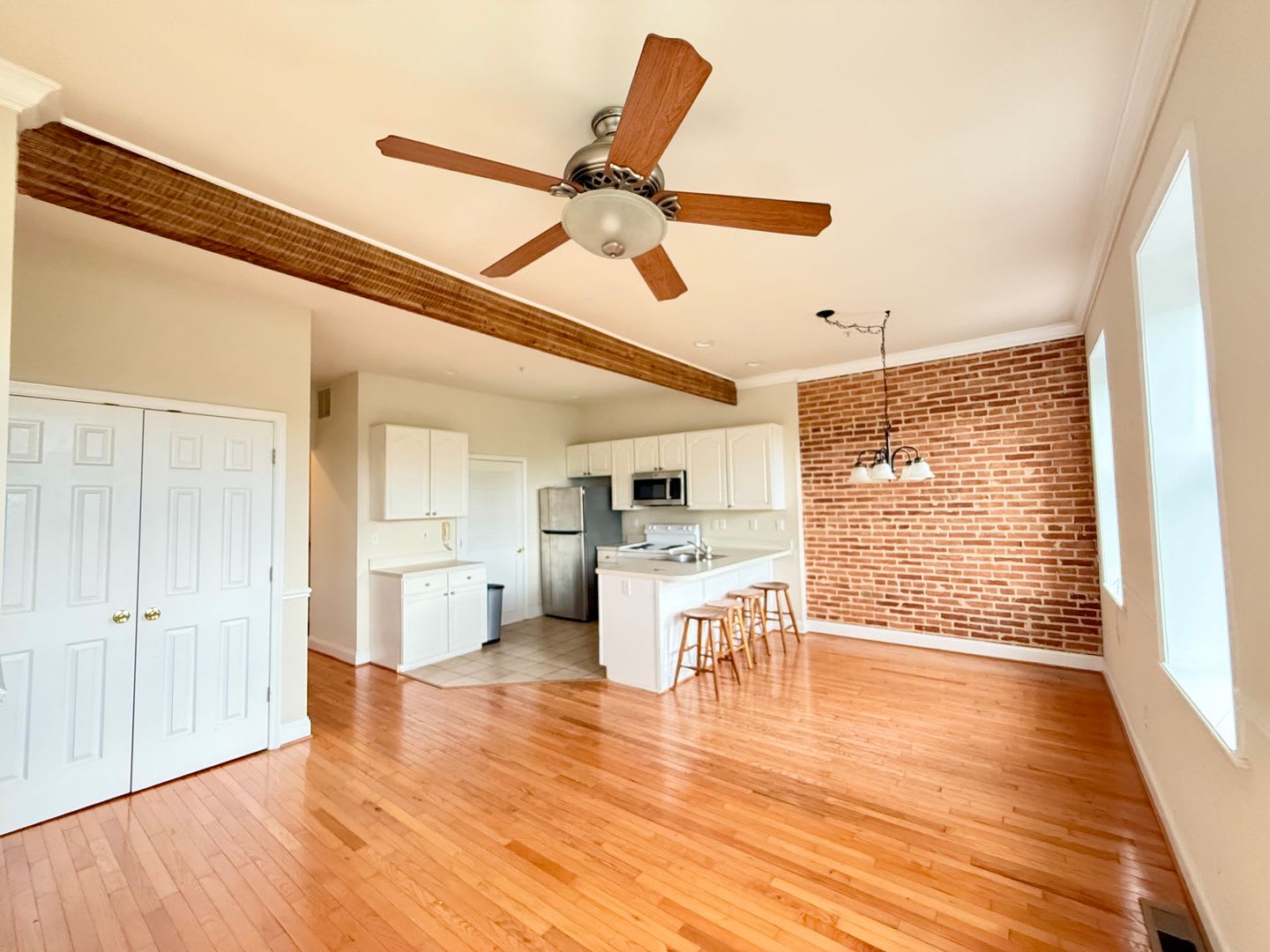 204 S Patterson Park Avenue – photo 1