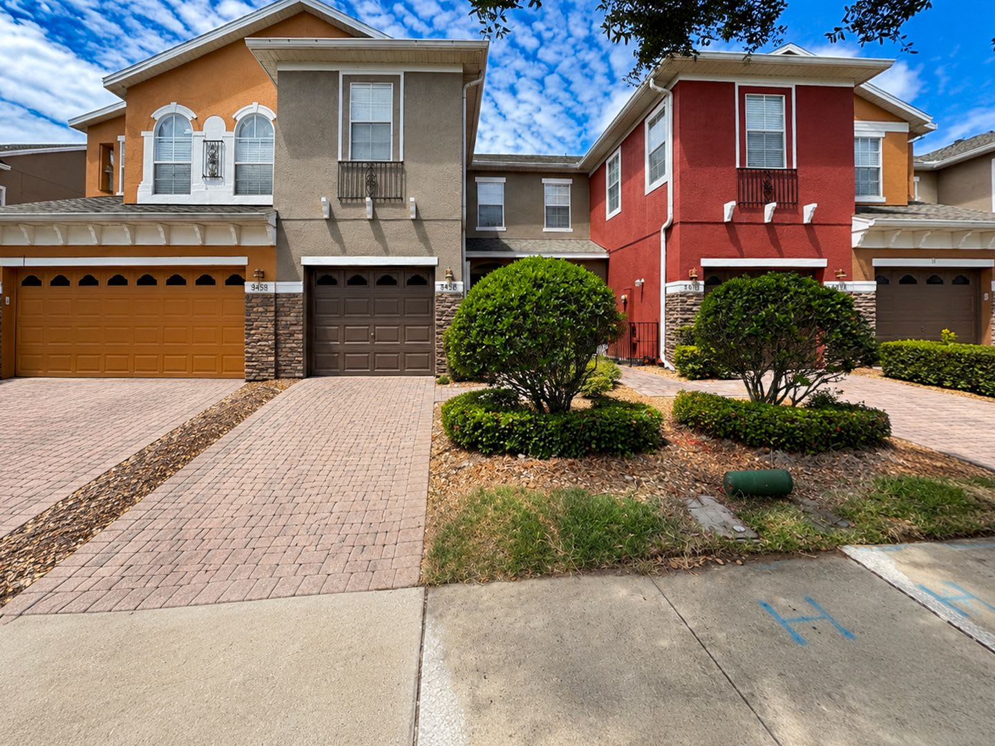 Beautiful 3BR/2.5BA Townhome in Gated Nona Preserve – photo 1