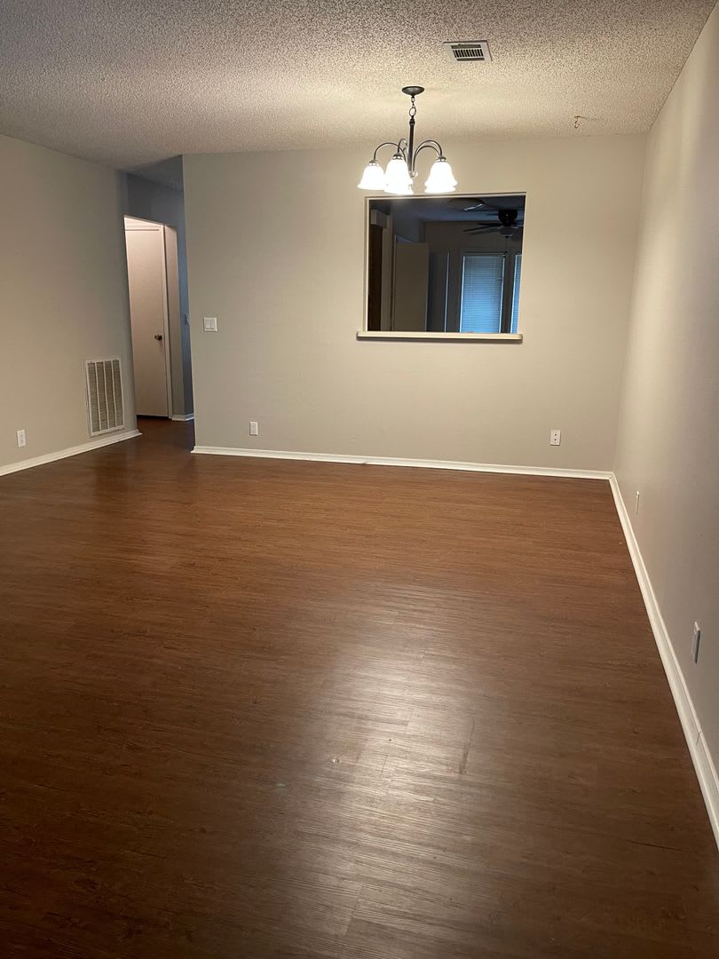 Charming townhome nestled in the heart of Hot Springs Village – photo 4