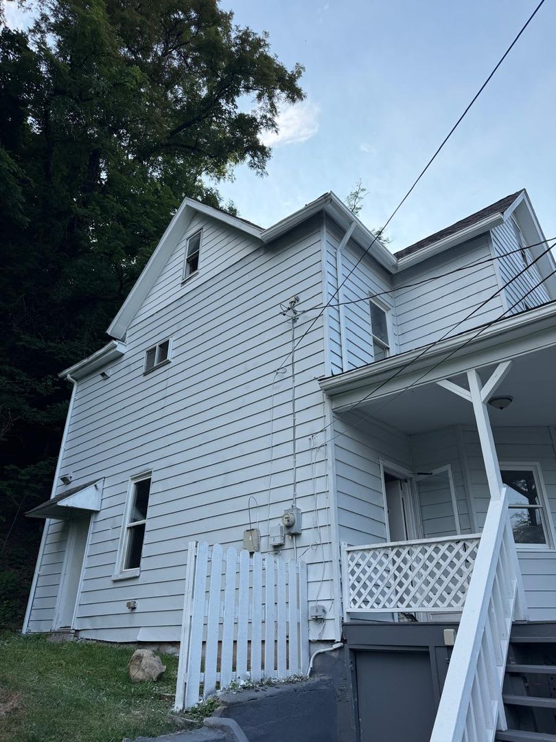 Charming 3Br Home In Wilmerding Section 8 Considered – photo 2