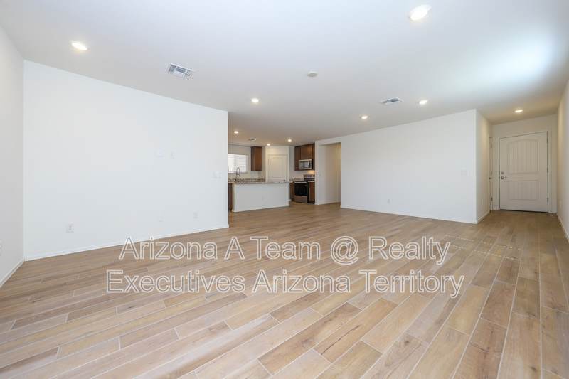 9122 East Red Bluff Court – photo 2