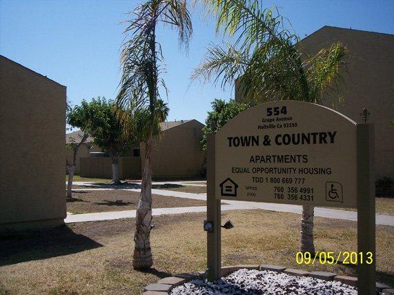 Town & Country – photo 2