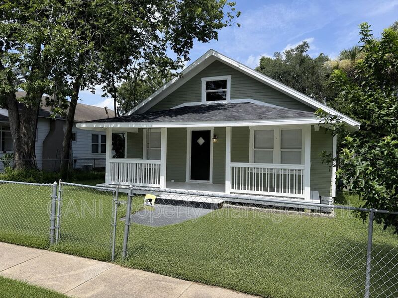 140 Kingston Ave – photo 1