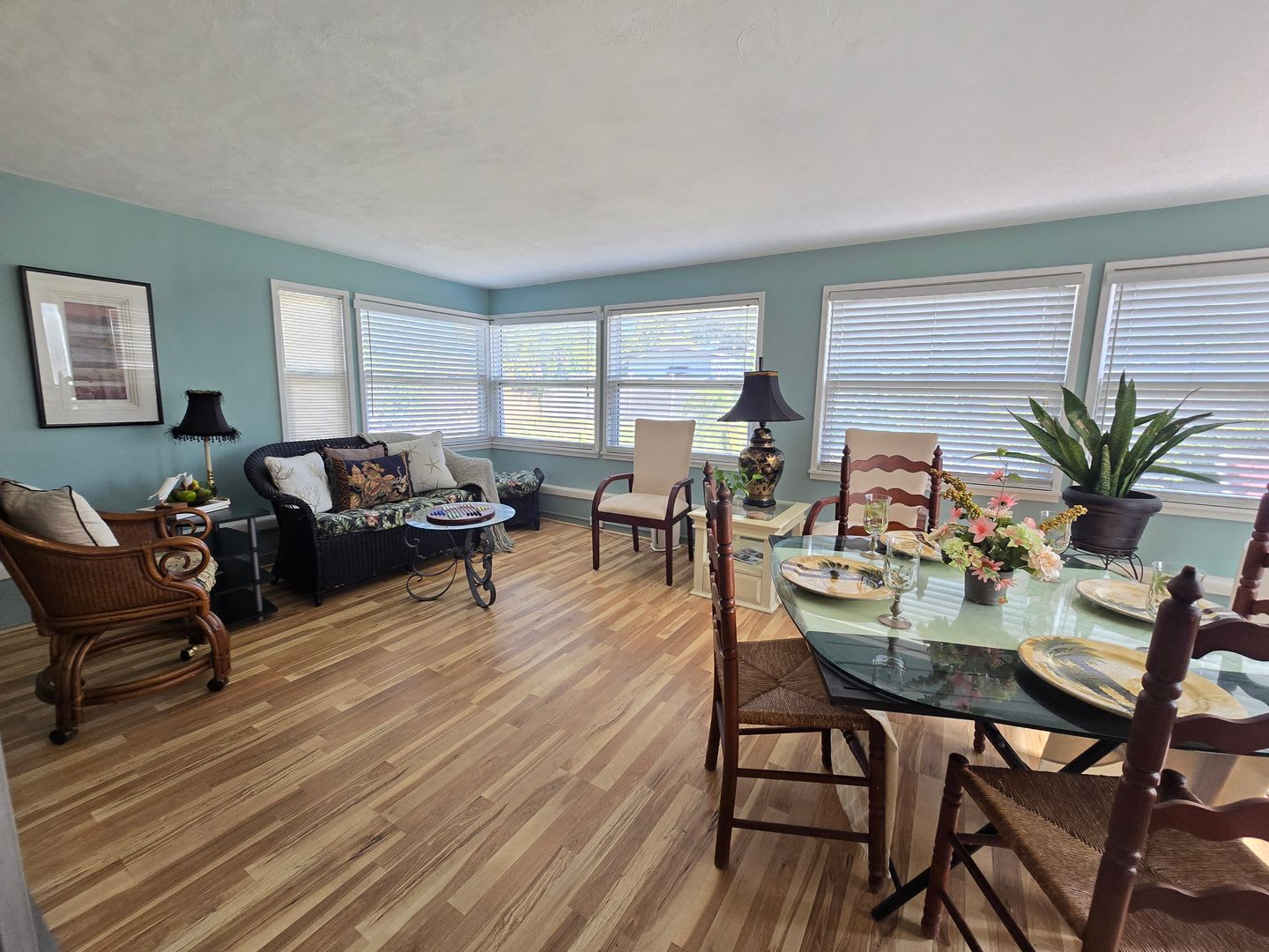 Fully Furnished 2Br 1Ba Gulf Gate Rental Flexible 6 Month Lease Option – photo 5