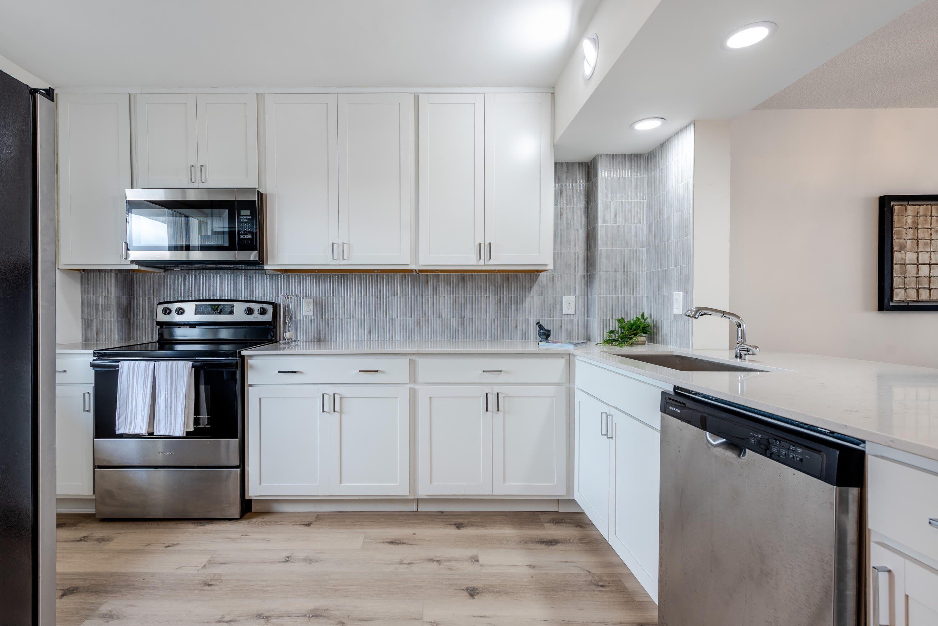 896 N Federal Highway – photo 1