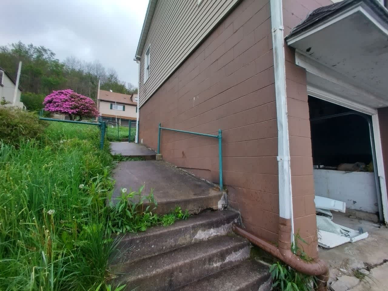 42 Hazel Street – photo 2