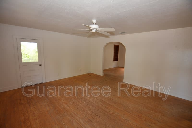 2246 Southeast 3rd Avenue – photo 4