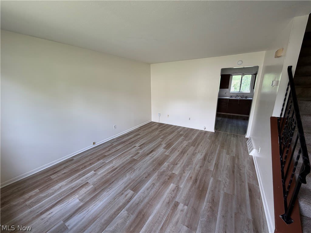 648 Loomis Avenue – photo 3