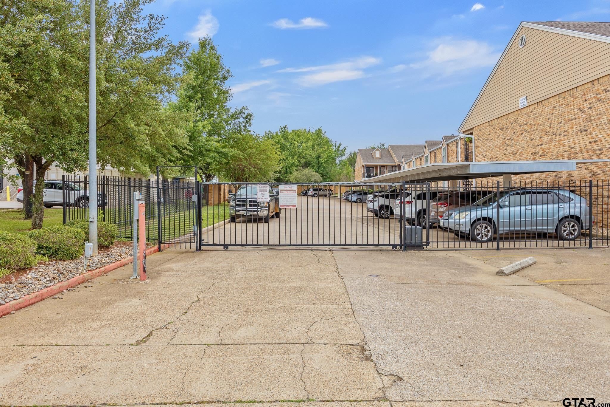 400 S Town 308 – photo 2