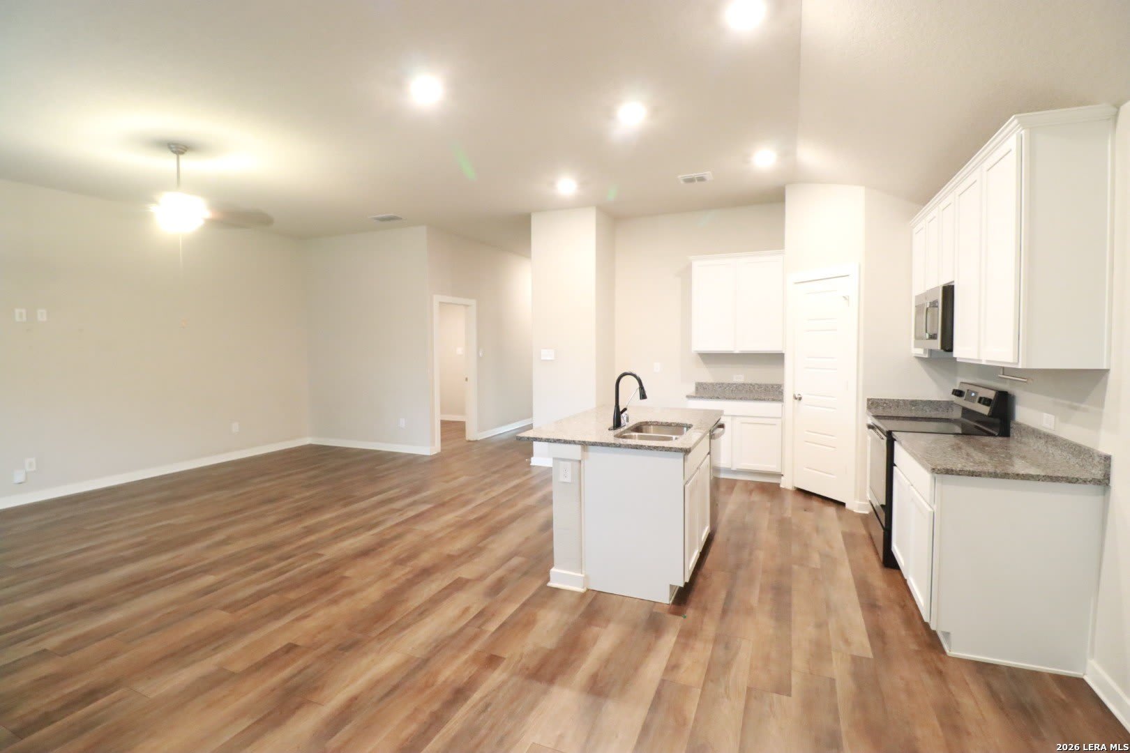 6810 DIAMOND VLY – photo 5
