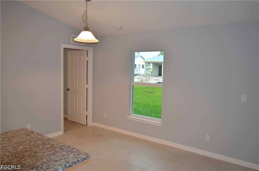 1127 NE 10th Street – photo 4