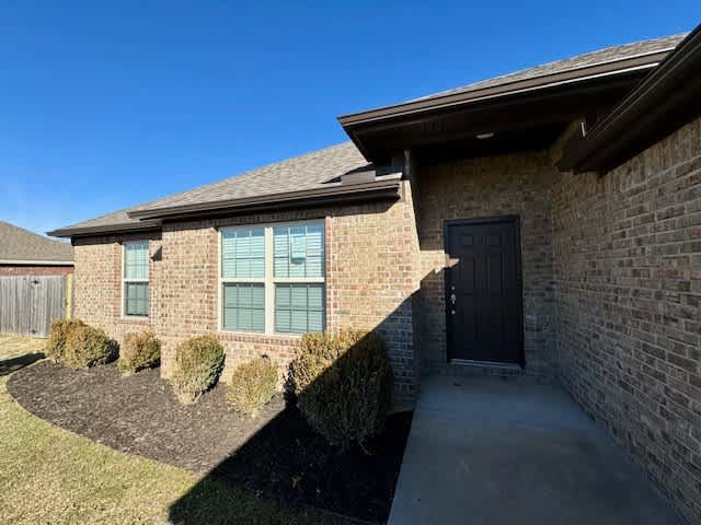 2250 Hunters Dr – photo 2