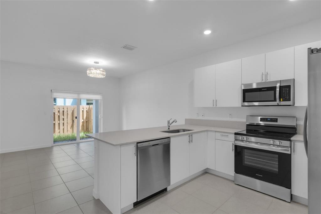 105 Southwest 184th Avenue – photo 5