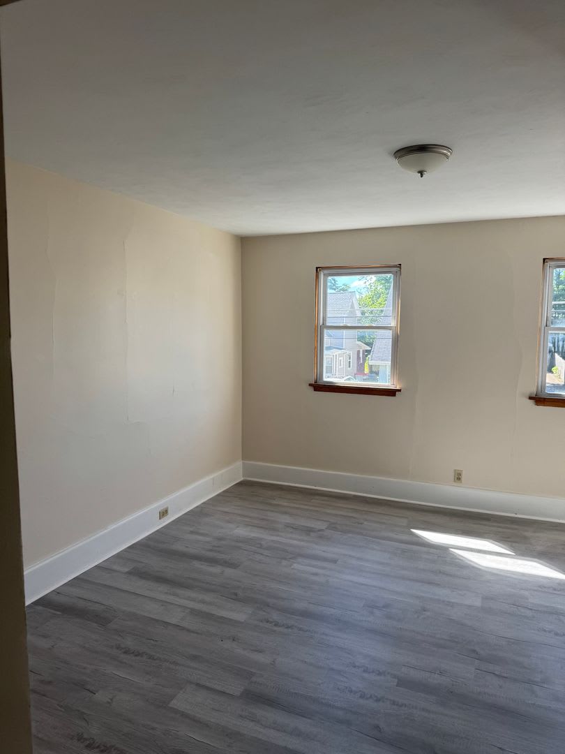 3 Bedroom 1 Bath 2Nd Floor Unit – photo 4