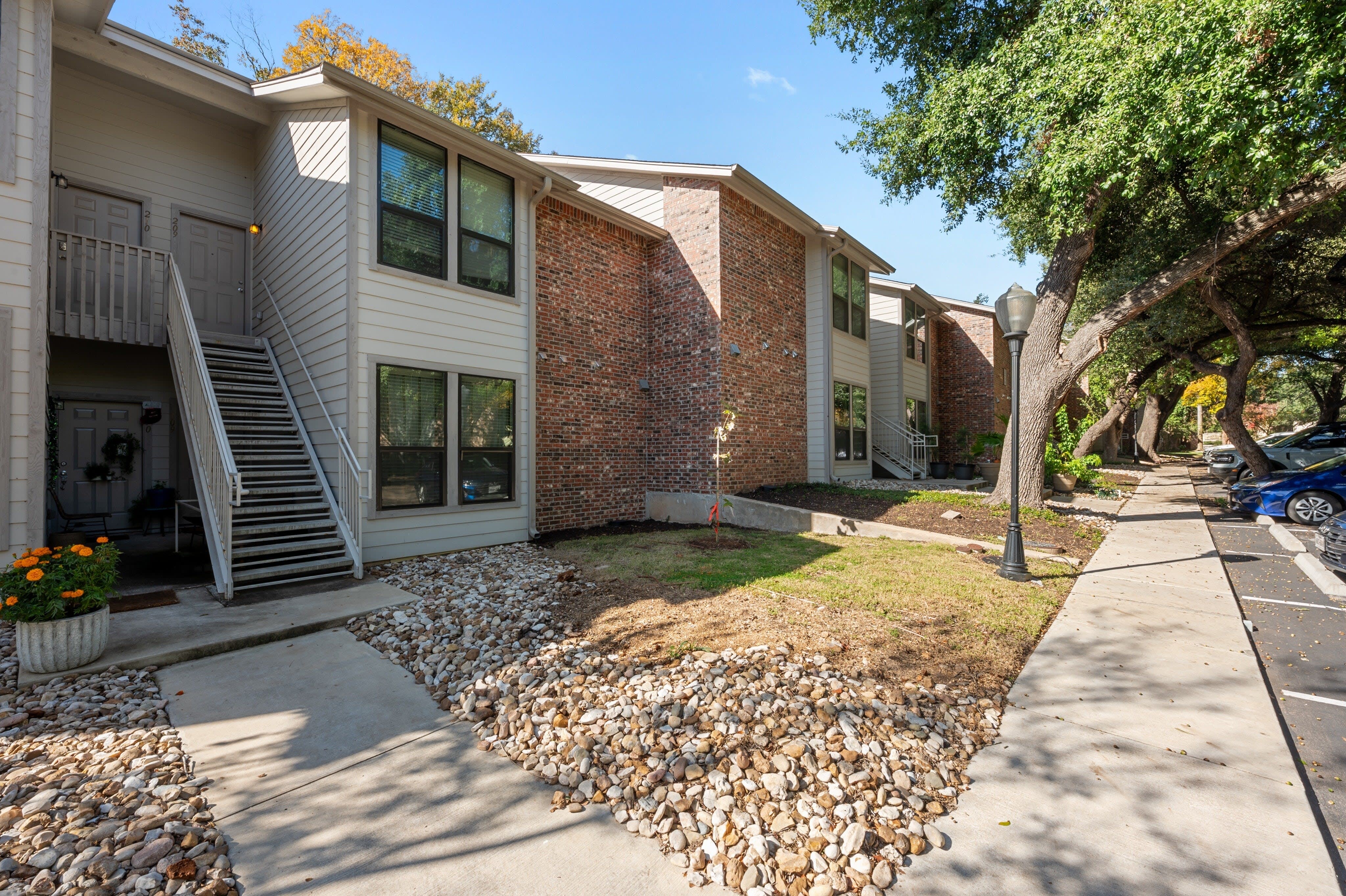 3839 Dry Creek Drive – photo 1