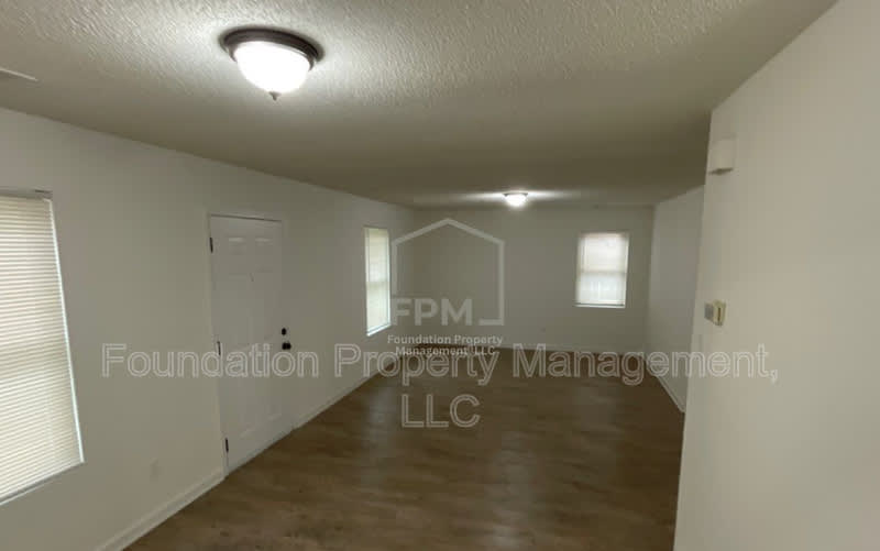 2605 Whitman Avenue – photo 5