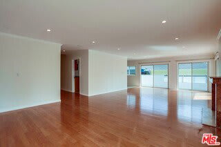 7230 West 90th Street – photo 3