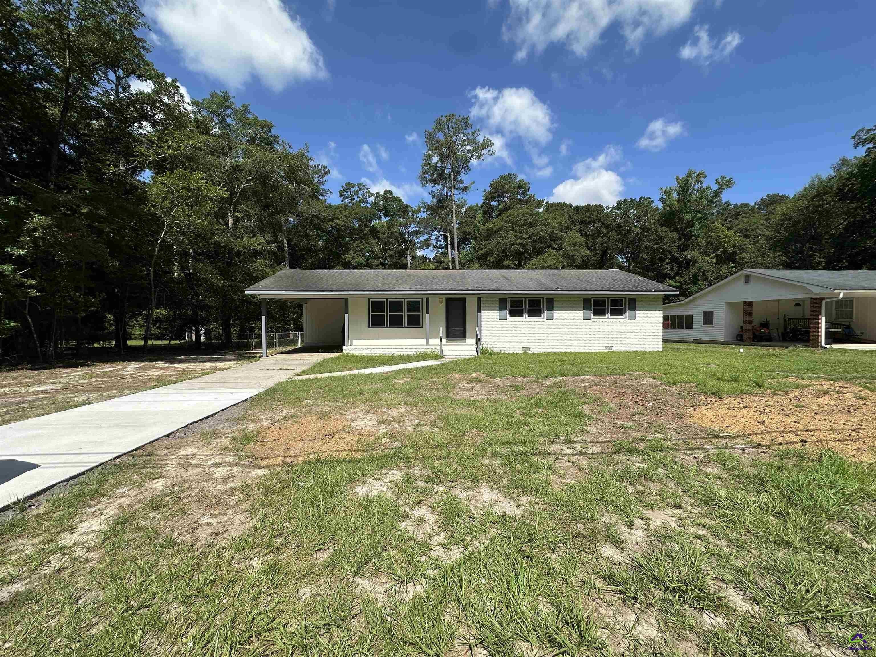 1021 Greenwood Dr – photo 1