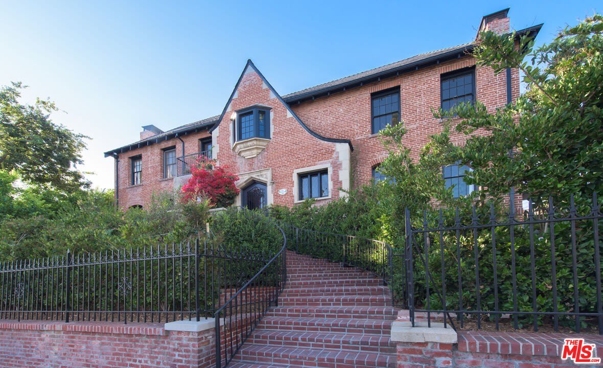 7655 Hollywood Blvd – photo 4