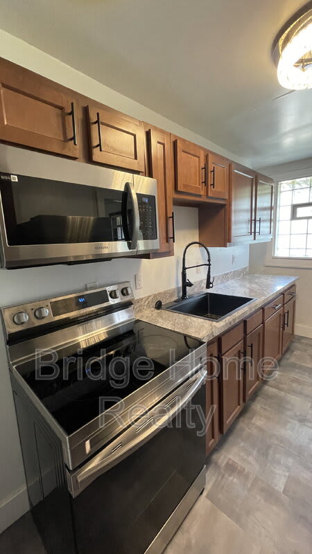 7442 Irvine Street – photo 5