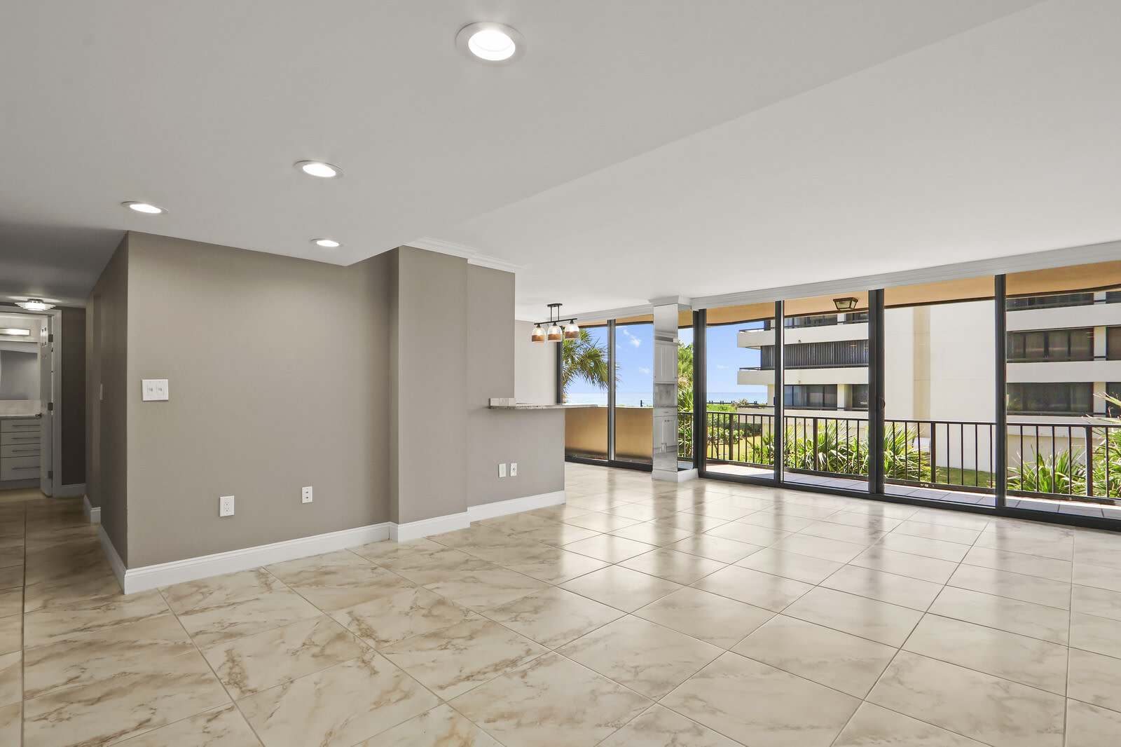 4200 N Ocean Dr #1-203 – photo 4
